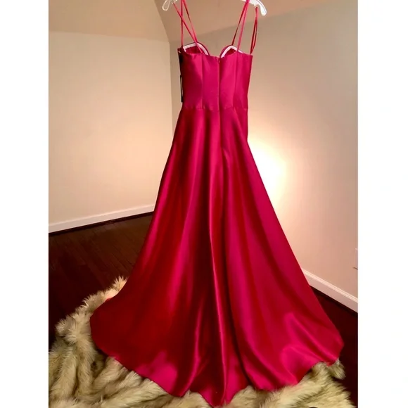 La Femme Prom Dress - Picture 4 of 7